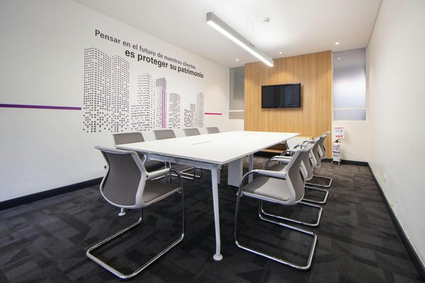 Pourquoi le marquage au sol de Ylon est-il un choix incontournable ?