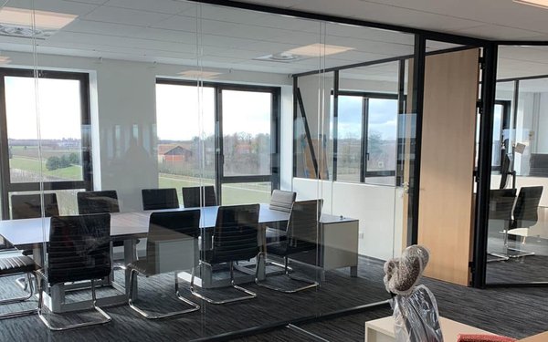 Quelles sont les différences entre la cloison amovible et la cloison mobile ?